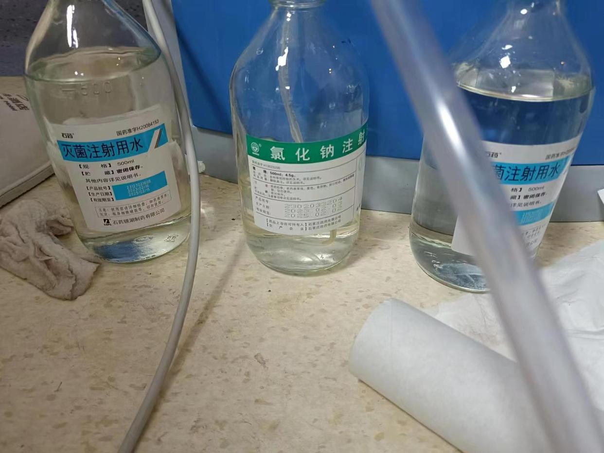男子支气管炎住院65小时后身亡 府谷医院病历被鉴定多处修改(图2)