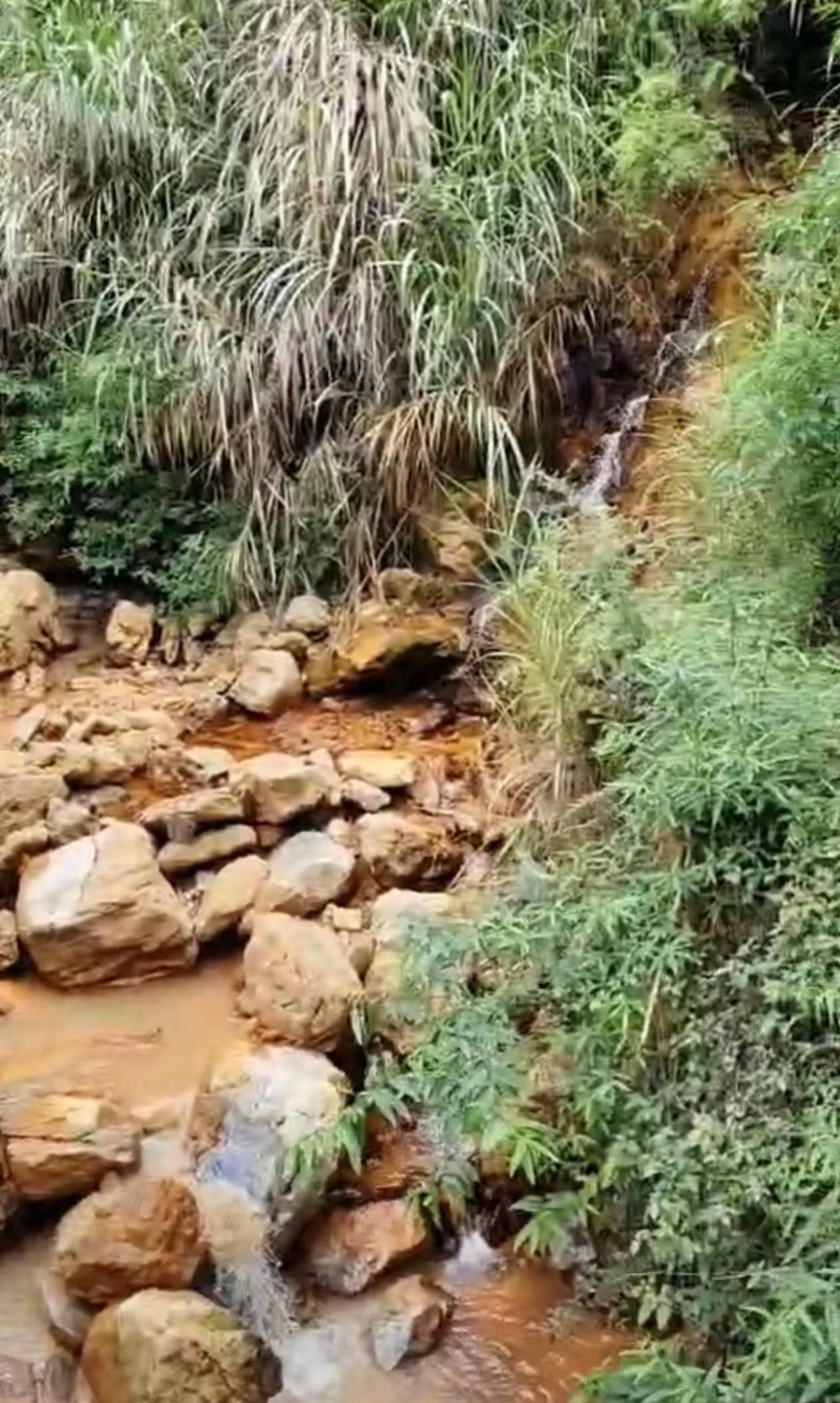 重庆巫溪县污水处理厂闲置多年 村民担心直排污水污染大宁河(图5)